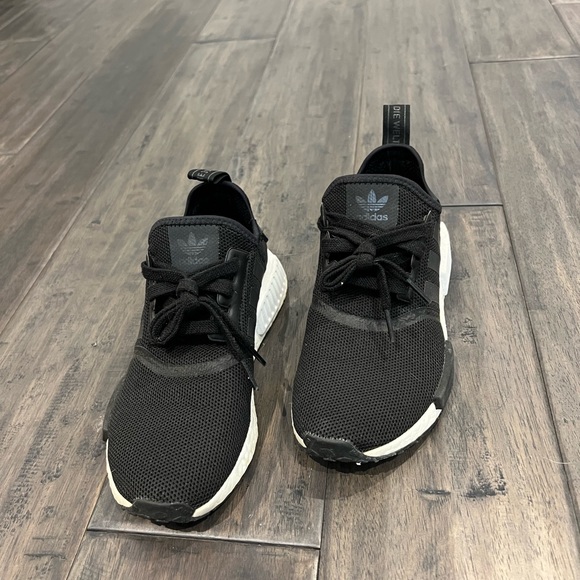 Black NMD - Picture 2 of 5